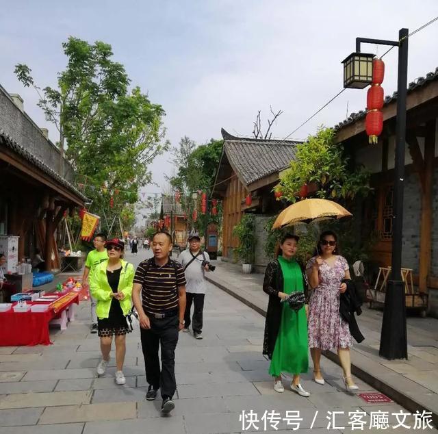 “五一”重庆慢时光，木洞10万㎡格桑花开，孤岛绿草成海！