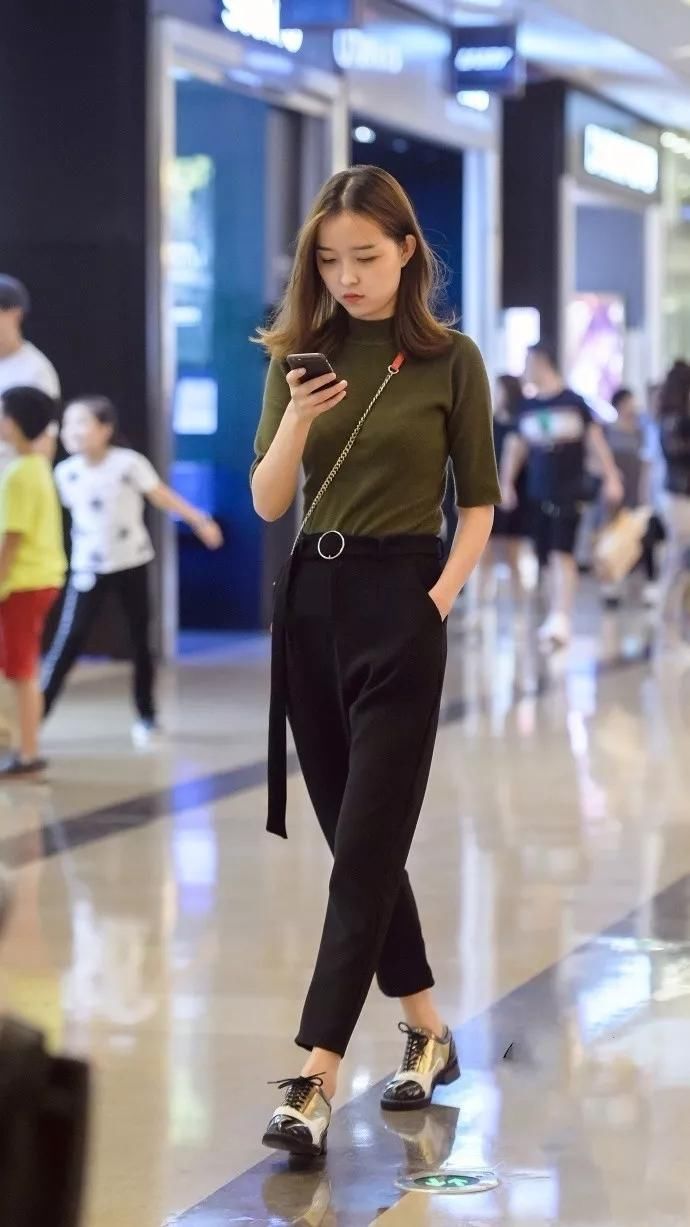 街拍:靓丽时尚的性感都市气质美女