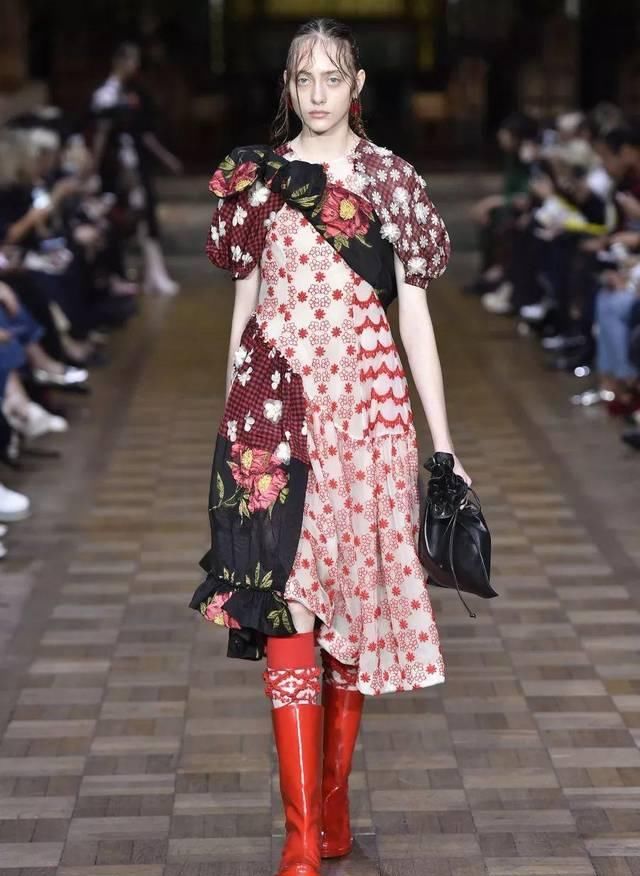 『穿着』只要穿着Simone Rocha,就可以一直做少女哦