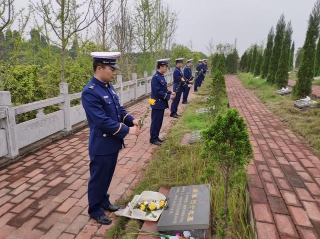  [寄语]网上献花、书写寄语，湖南消防多种形式缅怀英烈