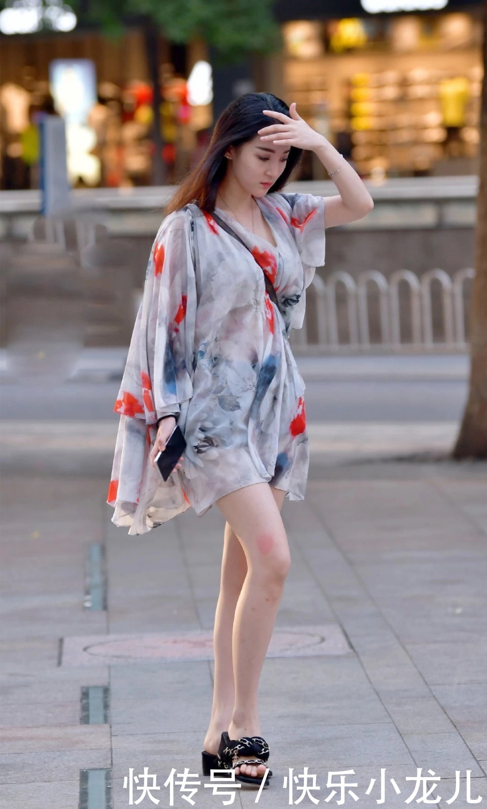 『小姐姐』街拍:那些穿裙子的小姐姐,审美一个比一个奇葩!