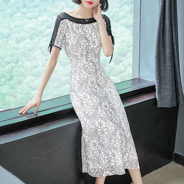 哇!这几款连衣裙真美，有这样的好身材，三伏天我一定要买几款