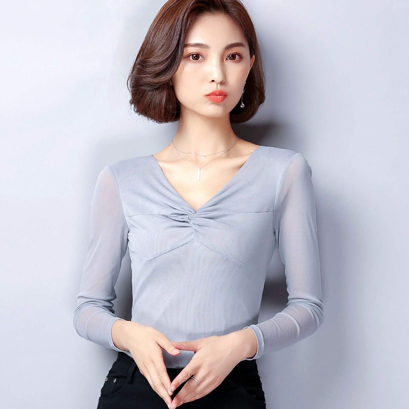 谁说女人大胸不好看?大胸女人若这样穿，前凸后翘，回头率爆表