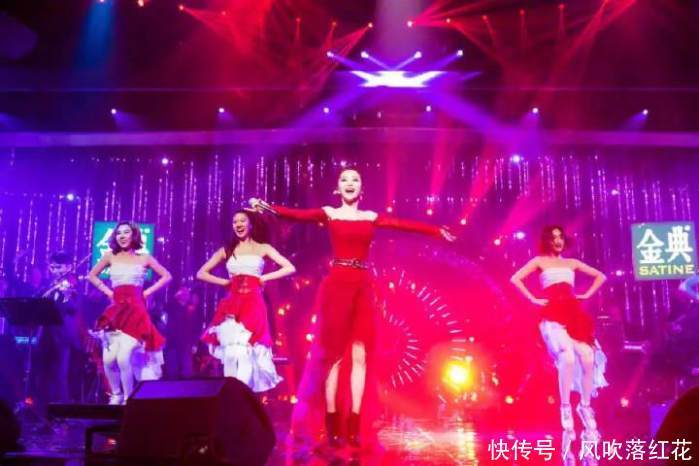 被邓紫棋撑爆的皮裤, 更换“代言人”张韶涵穿成了小仙女