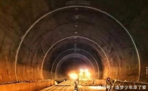 中国工人“打穿”喜马拉雅山，尼泊尔举国欢庆，印度人却不敢相信