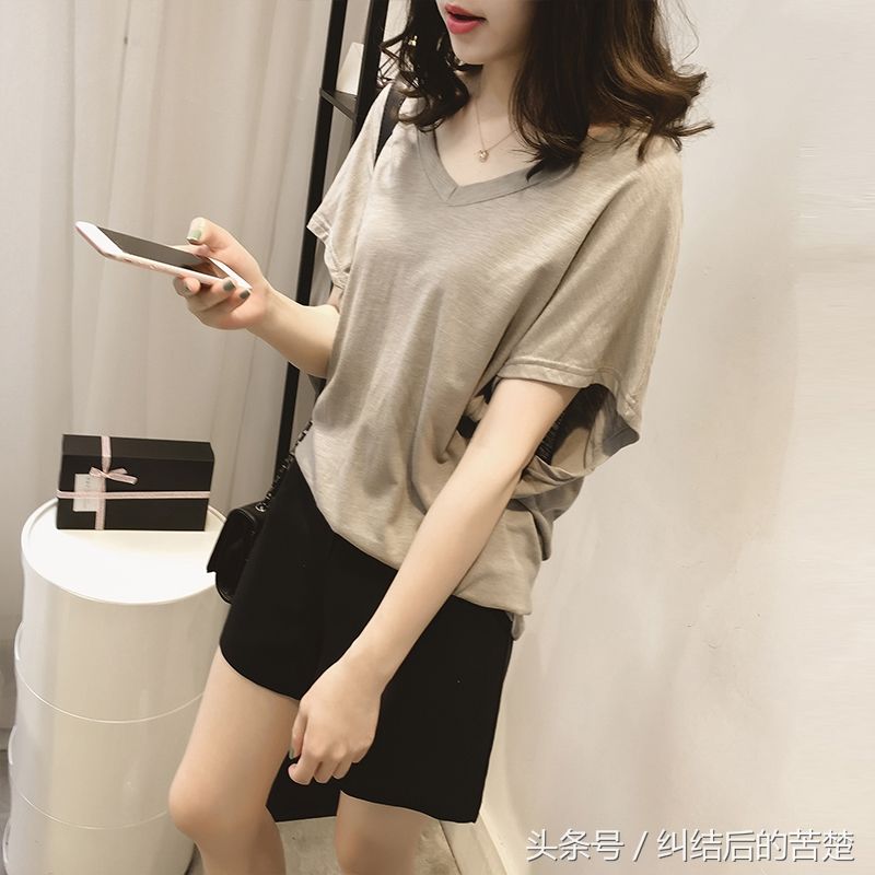 一饱眼福!丰满的女人这样穿“流氓衫”，完美无缺，性感十足