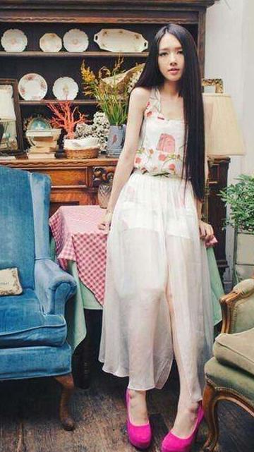 郭碧婷胆也太大了! 蕾丝短裤直接上阵, 女神形象人设崩塌了?