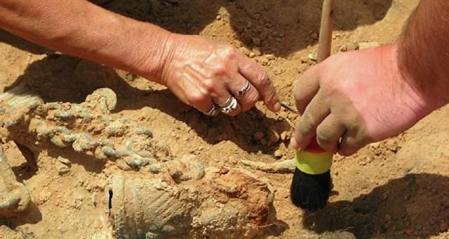 考古学家在中国境内找到一处惊人发现一座金字塔的废弃古城