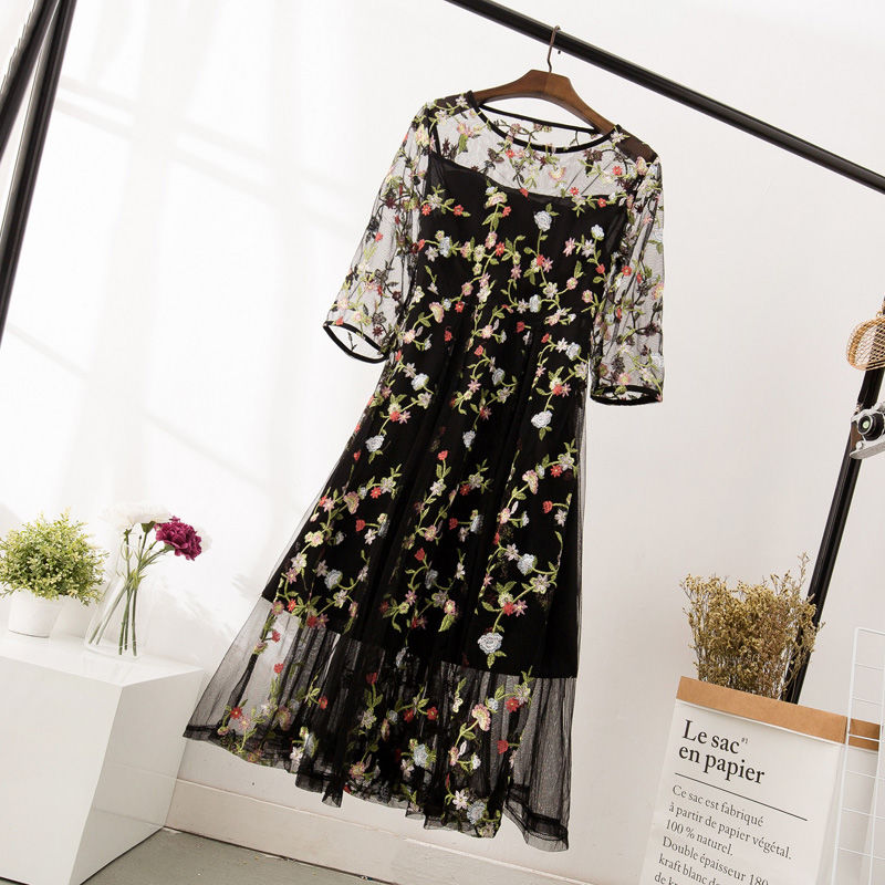 蕾丝的优雅永不过时，悠悠女人味挡不住，8090后女人穿，超美