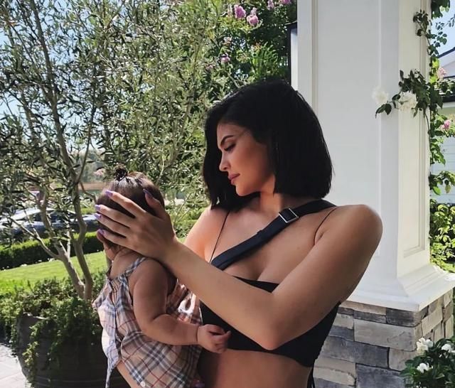  「很爽」做Travis Scott和Kylie的女儿是什么体验？Stormi:谢邀，很爽