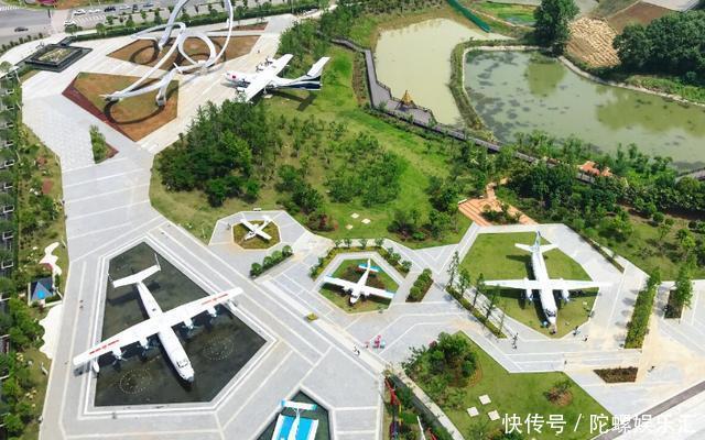  「美国航空」美国航空小镇，家家户户住别墅开飞机，连迪拜都很