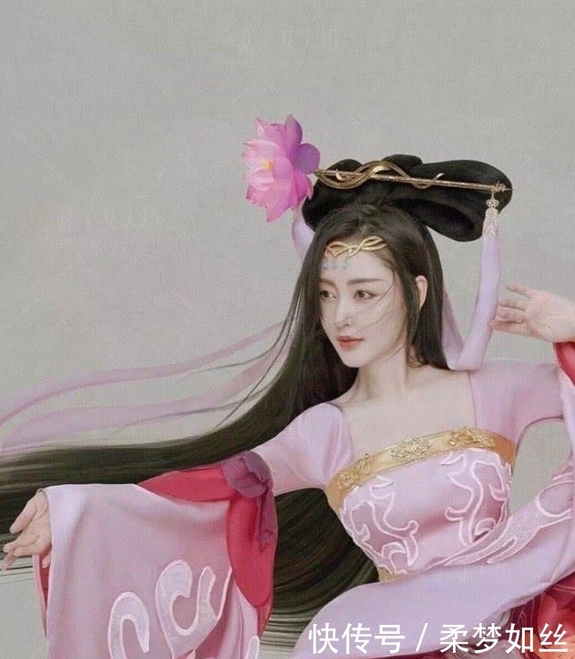 # 动漫#一穿就火了,网友大呼比动漫美!,张天爱首次COS王者荣耀貂蝉