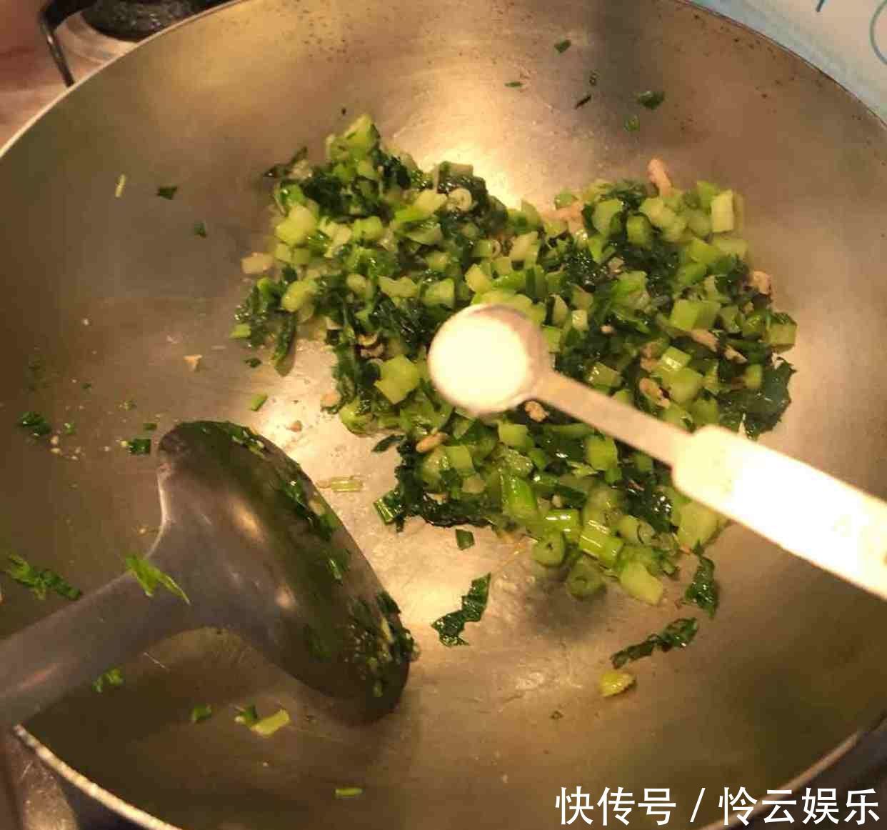 「口臭」这菜是“天然巴豆”，口臭厉害要经常吃，便秘也会悄悄消失