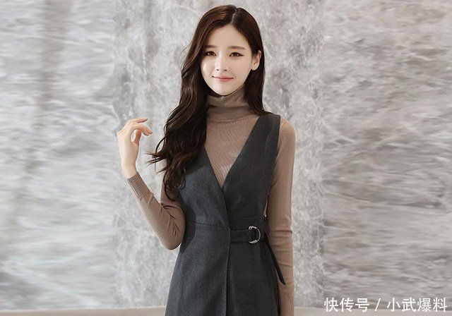 别傻傻穿打底裤+毛衣，今年流行短靴+长毛衣，超时髦