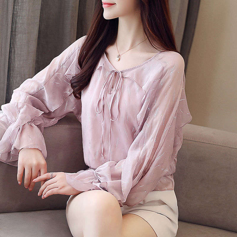 谁说女人太“丰满”不好看!看下图女人，前凸后翘，让人过目不忘