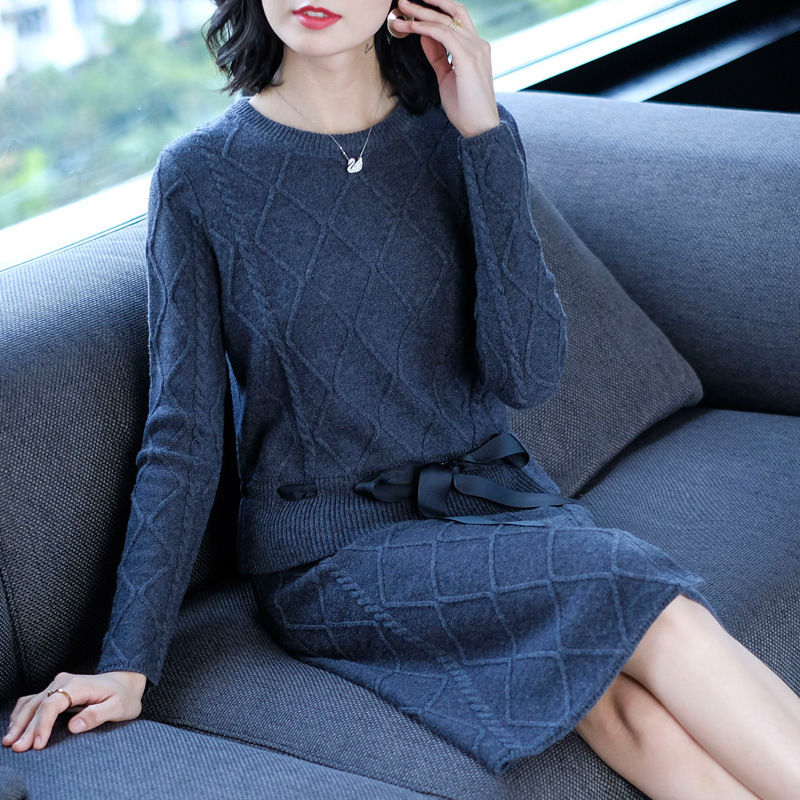 这8款小香风套装，是有点贵，但上身确实美嫩迷人，中秋穿美炸