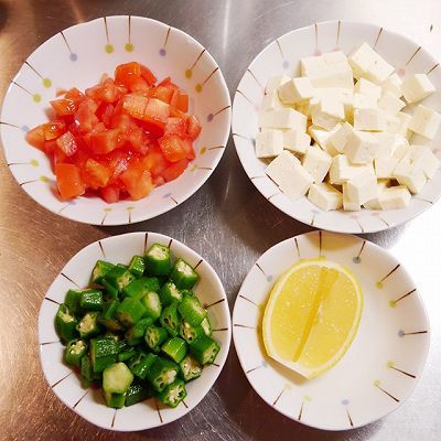  『色拉』秋葵豆腐番茄色拉