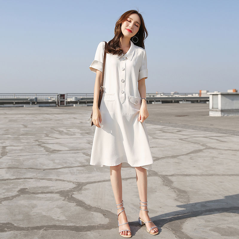 哇噻,43岁女人太会穿,裙子不到膝盖真好看