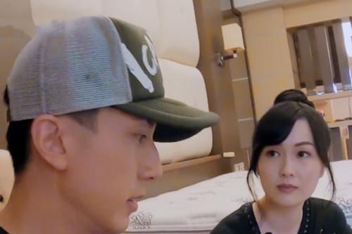 『林丽吟』吴尊林丽吟打扫旧房子,拿出最值钱的物品,看清是啥,谁能不感动