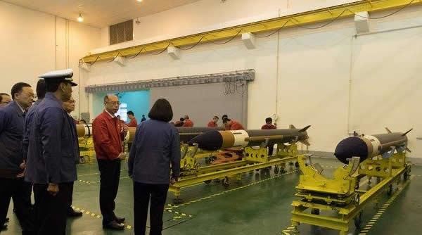 蔡英文急着“以武谋独”:加速量产导弹