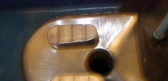  说出：火车上的粪便都排去哪了？乘务员偷偷说出实情，了解一下