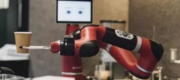 南京寺庙开\"佛系\"奶茶店;日本开机器人咖啡厅:哪个更吸引人?