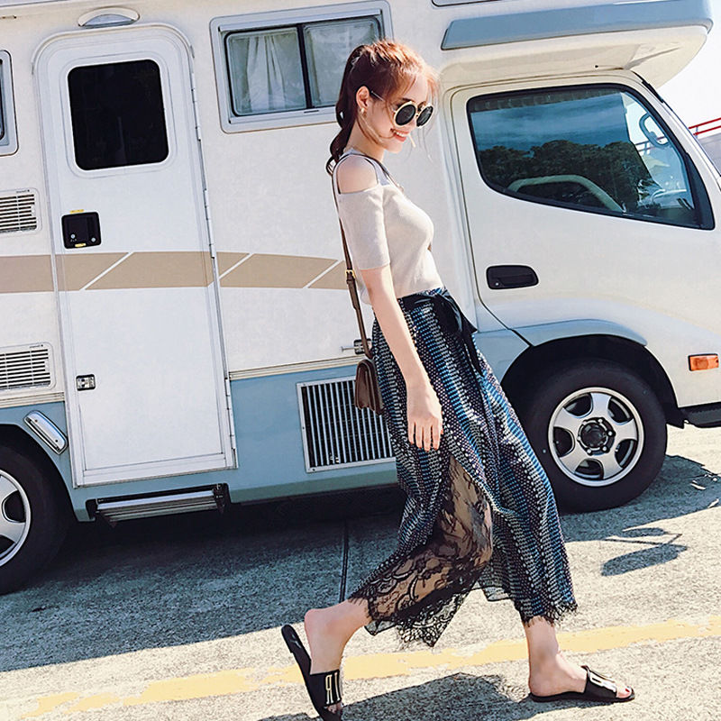 腰粗屁股大女人,别穿裙子了!多穿这样的靓装,遮肉显瘦又减龄