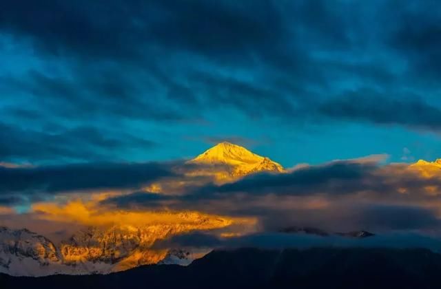 再过一个月，国内这处桃花盛景就要藏不住啦！囊括高原最美雪山！