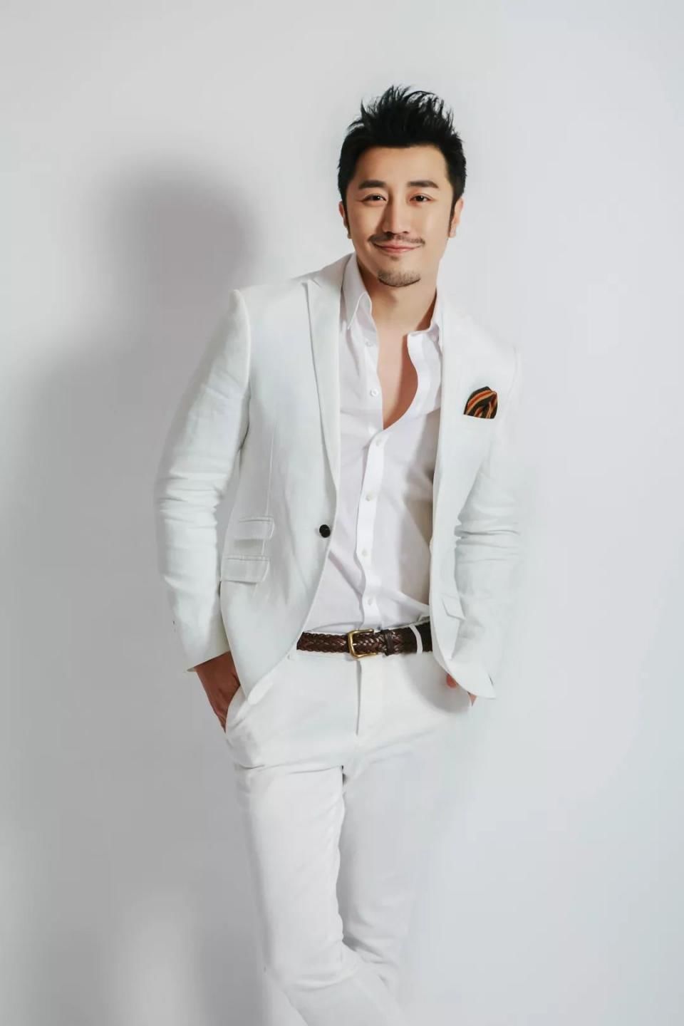 大师来了  我明明没有熬夜，为什么还有黑眼圈?