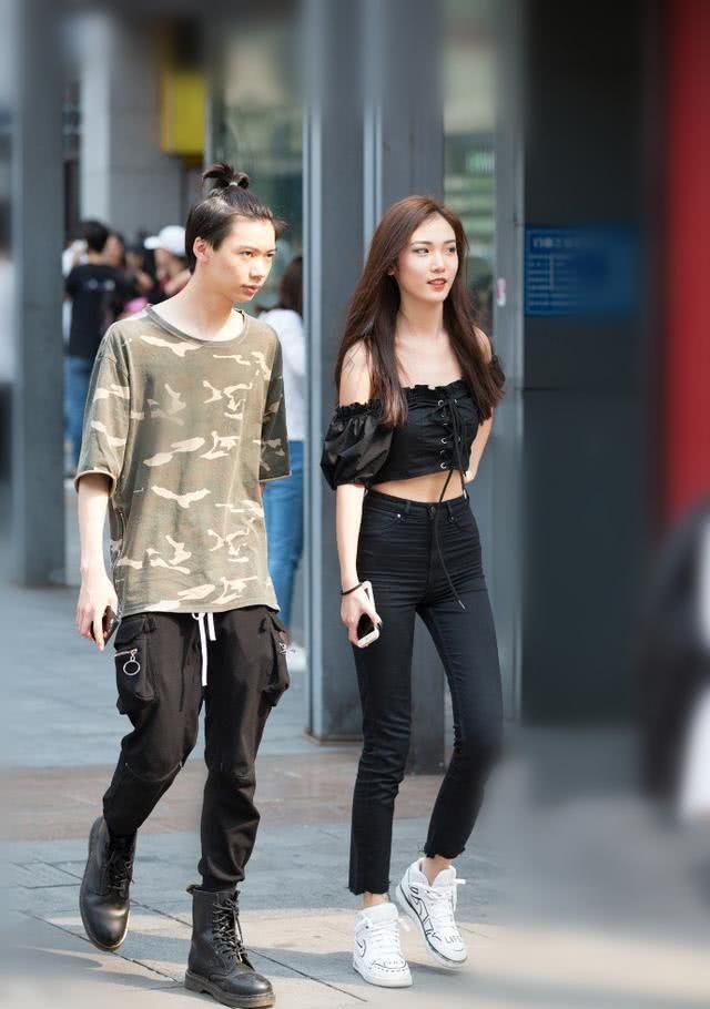 路人街拍，长得美不如会穿衣，这样穿搭一样是女神！