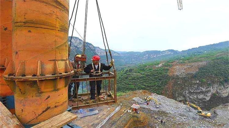  #智慧#山上没有任何支撑，跨山大桥是如何修建的？工程师智慧令