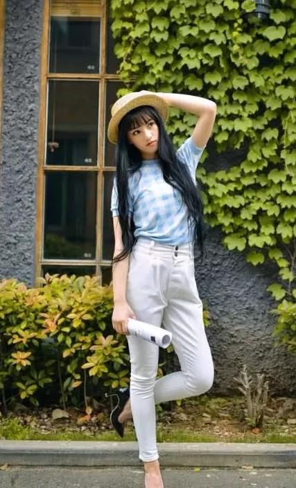 唐艺昕鞋子好看到网友急求链接,而黄灿灿重新解锁了绑鞋带方式!