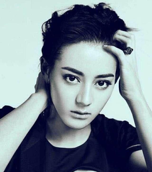 女星尝试短发，热巴彰显男孩气，范冰冰高贵十足，唯独她画风突变