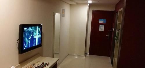  『不知情』游客住酒店时，为什么要先拔电视机插头，不知情的可以看看