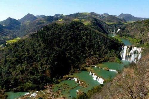 云南罗平的多依河，幽静迷人的田园风光，是个旅游拍照的好地方