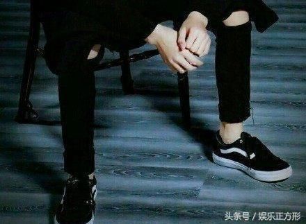 易烊千玺的美腿，连长腿控们估计都hold不住了吧