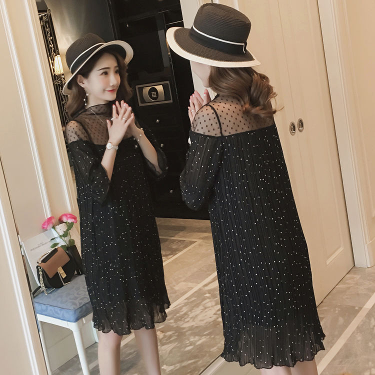 母爱真伟大，出门哺乳不尴尬，学学下面辣妈这样穿，洋气不走光