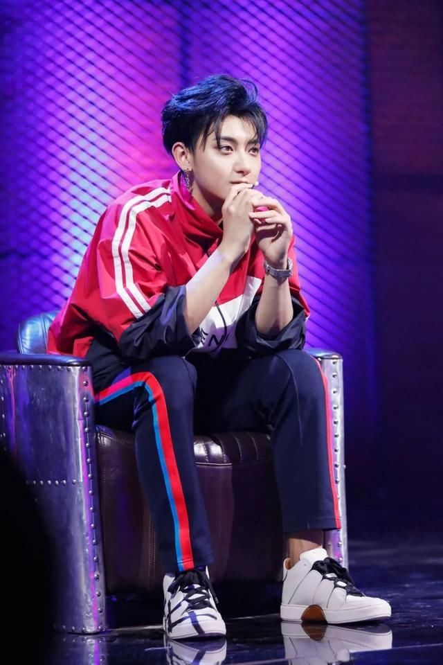 黄子韬白敬亭同为26岁，气质天差地别？网友：韩国进口就是不一样