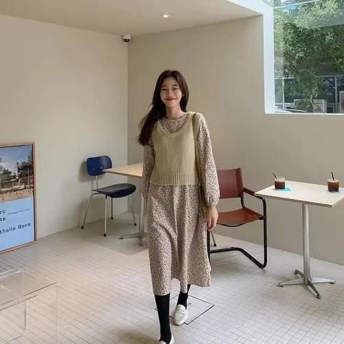  『穿在身上』长腿女孩怎么穿更可爱？裙装温柔又百搭，长腿也能变“萝莉”