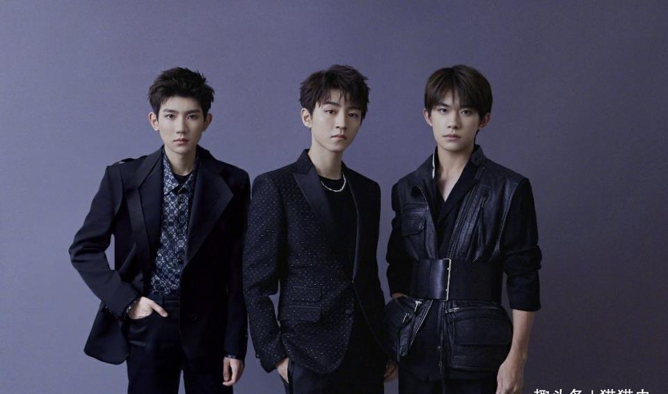 王俊凯提醒王源千玺坐好