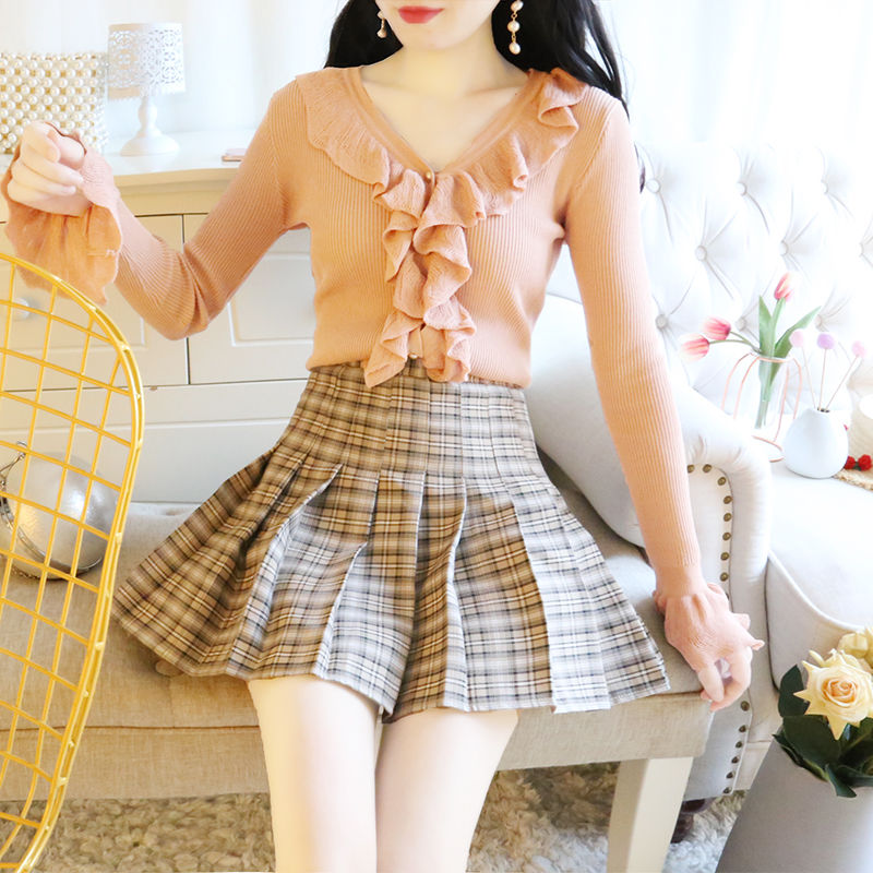 腿短的小个子女生，中秋国庆选一款短裙小套装，娇俏显高美炸了