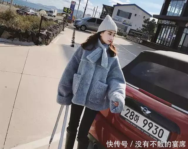 『舒适』羽绒服已经过时了!今冬时兴“羊羔毛外套”,减龄保暖又显瘦!