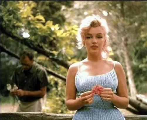 女人味的秘密都在腰臀比例里，瑜伽修炼好身材