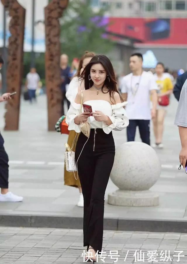  『显得』街拍：美女一双一字带的高跟鞋穿搭在脚上，让她显得格外的有魅力