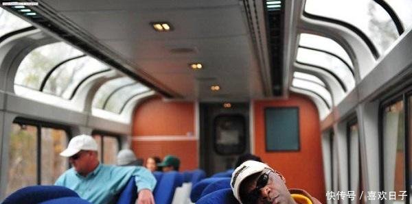 看完中国高铁一等座，再看美国火车硬座，明白为何美国不建高铁了