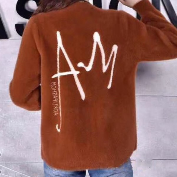 别再穿大衣，太土了!如今这样穿时髦又洋气外套，千万别买太坑了