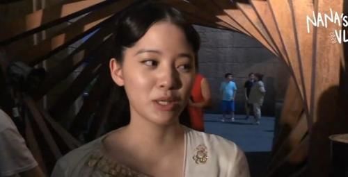  『真实』欧阳娜娜王源杀青离别，当她抱别人时，谁注意王源眼神，太真实了