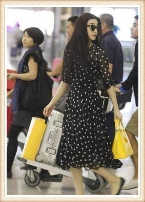 当范冰冰王丽坤同穿薄纱裙，网友：终于见识到高级脸的最高形式