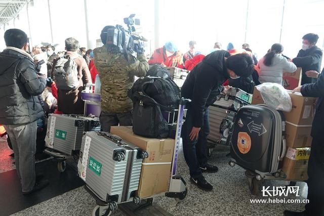  媒体记者|刚刚！第六批河北支援湖北医疗队出发