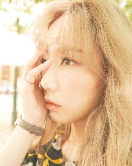  显眼：明星网红都离不开的最爱用美瞳色系！不用画眼妆就显眼大！